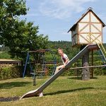 Stadtverwaltung Geisa - Ferienwohnung Lützenbachshof" - Spielplatz für Kinder