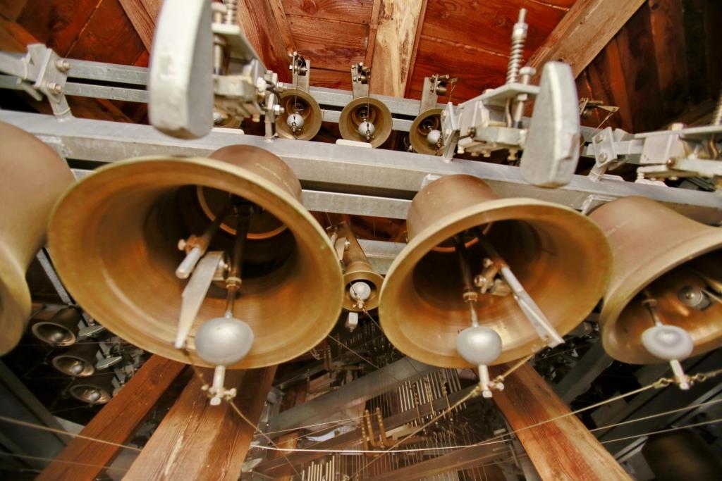 Stadtverwaltung Geisa - Glockenspiel in Geisa der Stadtpfarrkirche St. Philippus und Jakobus