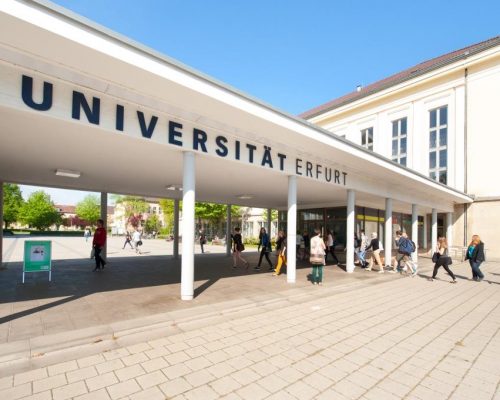 Stadtverwaltung Geisa - Eingangsbereich der Universität Erfurt - Foto im Rahmen der Anerkennung An-Institut PARI bei der Universtität Erfurt